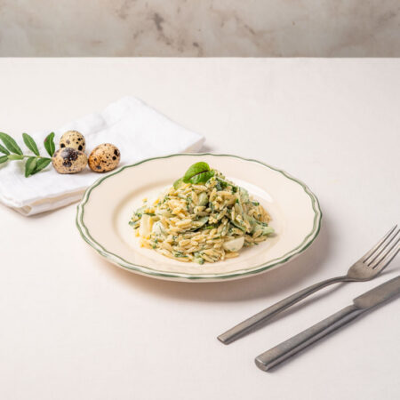 Sałatka z orzo z ogórkiem, rzodkiewką, koperkiem i majonezem 400 g